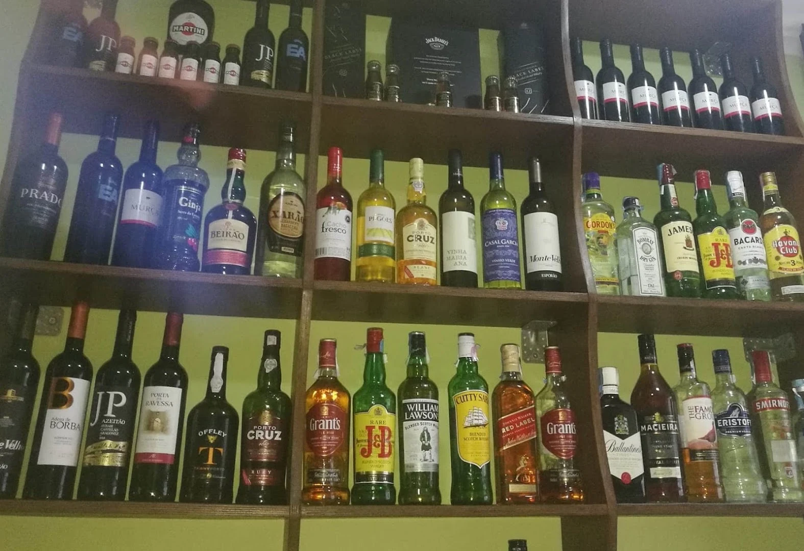 BRAVERY CAFE (DONER KEBAB, NEPALESE, INDIANA KITCHEN AND BAR) · Photos 2
